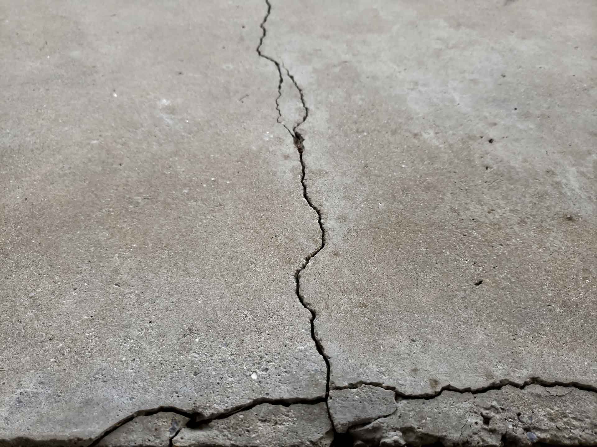 concrete driveway repair in Independence, MO